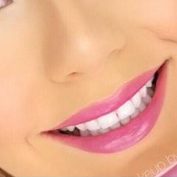 Mally Beauty Intense Color Lipgloss in Werk It BNIB - Picture 3 of 10